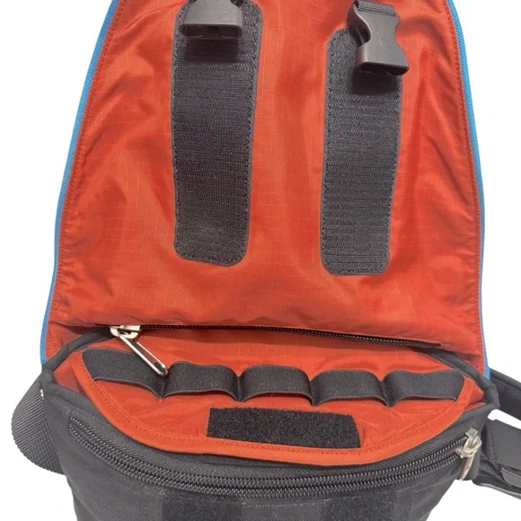 Crumpler‎ Camera Bag – Removable Compartments, Adjustable Straps, 9.5” - Picture 5 of 8